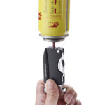 Silver Match pypkių žiebtuvėlis su integruotais pypkės įrankiais baltame fone pildymas