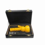 Oranžinis su juodais akcentais