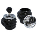 uoda keraminė peleninė kumščio formos.